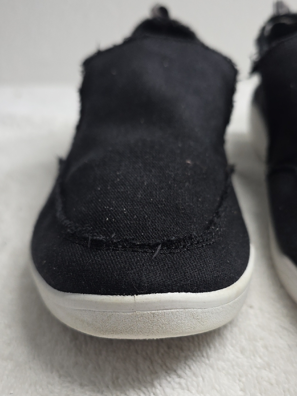 Vionic Beach Casual Slip-On Canvas Sneakers in Black Ladies Size 8.5 Distressed - Picture 7 of 16